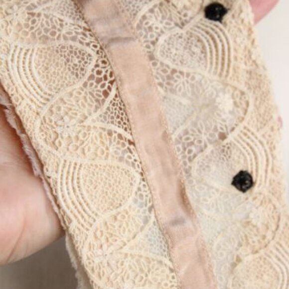 Antique 1900s Blouse Front, 1910s 1920s Ivory Silk Lace Appliques Approx 14" - Picture 3 of 11